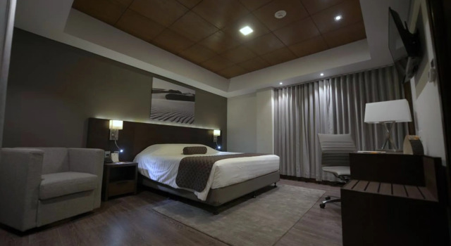 Hotel Rennova, Buchen Sie Hotel Aranjuez Murillo Province