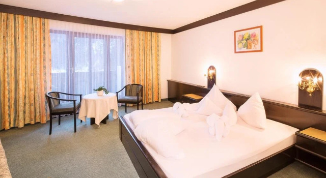 Hotel Neue Burg, Book Hotel Nauders Tyrol