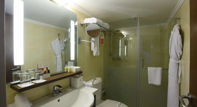 Двухместный номер Executive с балконом Ramada by Wyndham Downtown Beirut
