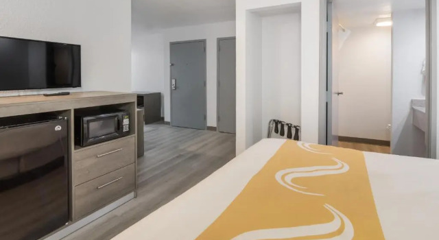 Люкс Quality Inn & Suites Richardson-Dallas