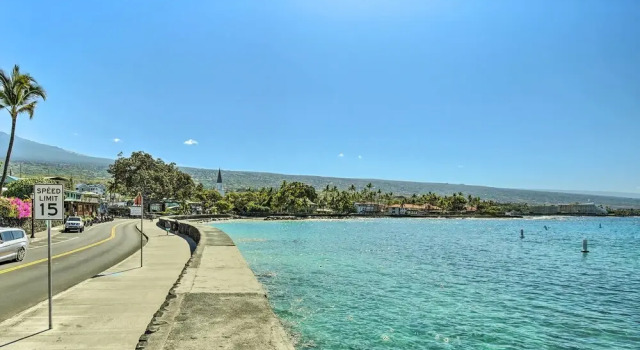 Апартаменты c 1 комнатой с балконом Breezy Condo w/ Screened Lanai in Kailua-kona!
