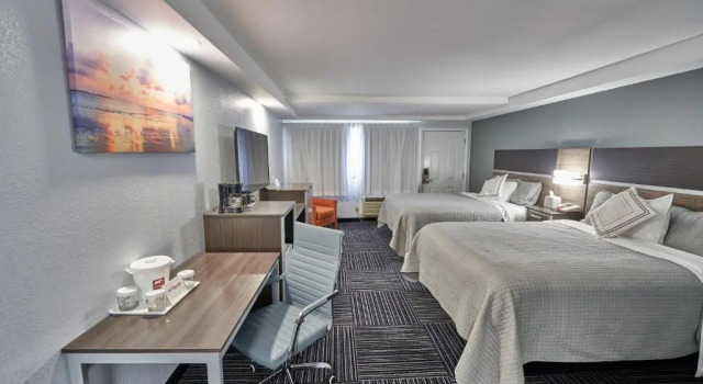 Четырёхместный номер Superior Admiralty Inn & Suites - a Red Collection Hotel