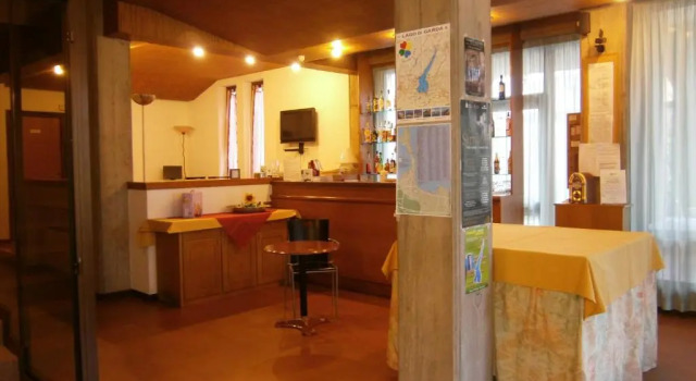 Hotel Chiara, Забронировать Отель Отели Колумбария Сирмионе 3 звезды, 3*
