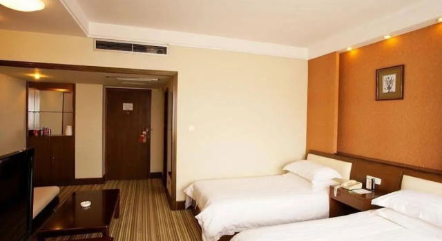 Dongshan Hotel, Rezerwuj Hotel Hotele 3-gwiazdkowe w Chalukou, 3*