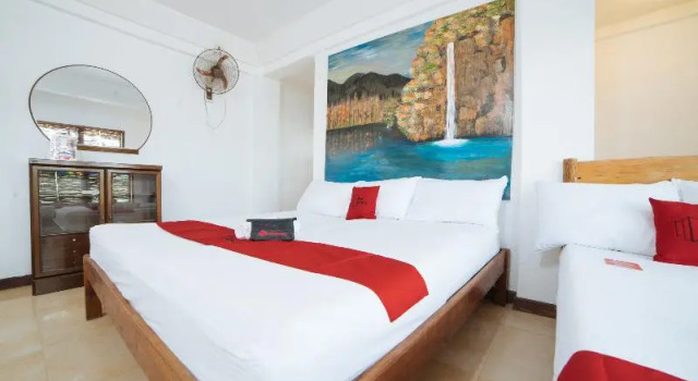 Номер Standard RedDoorz @ Sabang Beach Baler
