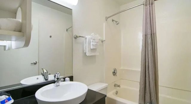 Четырёхместный номер Standard Motel 6-Villa Park, IL - Chicago West