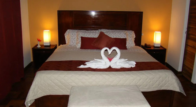 Hotel Colonial en Escazú, Забронировать Отель Отели Дезампарадос 3 звезды, 3*