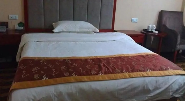 Lichuan Xinyuan Hotel, Book Hotel Lichuan Hubei