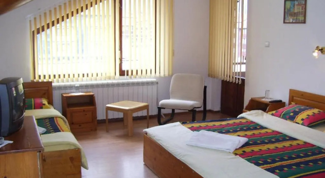 Трёхместный номер Standard с балконом Rahoff hotel