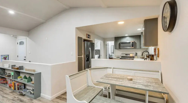 1 Mi to Lake Gregory! Updated Family Home w/ Deck, Забронировать Дом для отпуска Крестлайн 