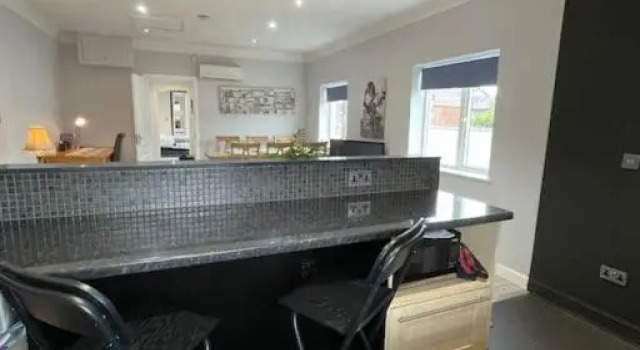Апартаменты Large 1 bedroom Apartment Chester, Hoole Sleeps 4.