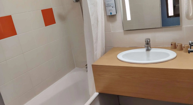 Трёхместный номер Standard Kyriad Laon