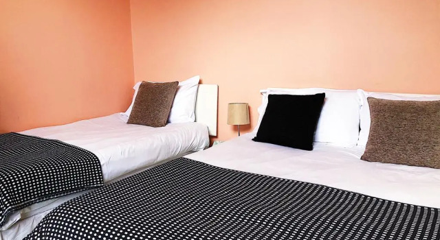 Трёхместный номер Standard Caspian Hotel