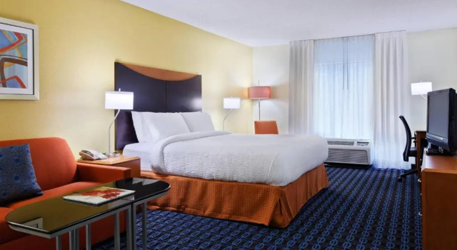 Номер Standard Fairfield Inn & Suites Charlotte Arrowood