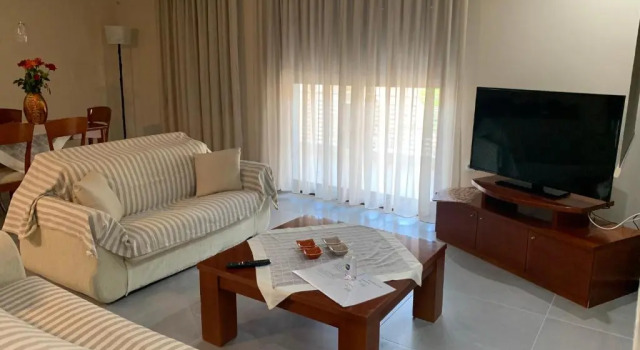 Aretousa - Center Luxury Suites 1, Buchen Sie Ferienwohnung Nea Peramos Mazedonien
