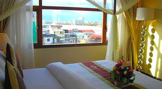 Номер Deluxe с балконом и с видом на реку Lux Riverside Hotel & Apartment