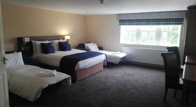 Семейный номер Standard Kings Croft Hotel