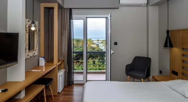 Трёхместный номер Standard с частичным видом на море Agamemnon Hotel
