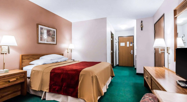 Двухместный номер Standard Rodeway Inn Holdrege