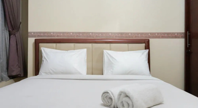 Elegant and Homey 2BR Hampton's Park Apartment, Book Apartment Jakarta Jakarta Province