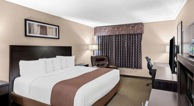 Heartland Inn & Suites, SureStay Collection by Best Western