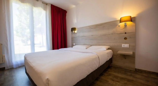 Hôtel Balladins St Ouen l'Aumône Caravelle, Varaa Hotelli Hotellit Val d'Oise pysäköinnillä, Pysäköinti
