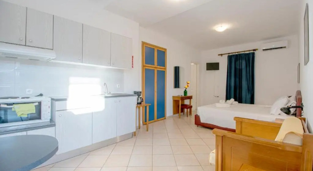 Студия Цокольный этаж Polydoros Appartments