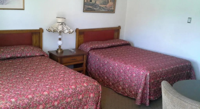 Четырёхместный номер Standard Boron Motel