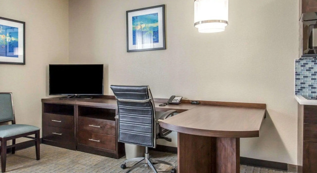 Люкс MainStay Suites Midland