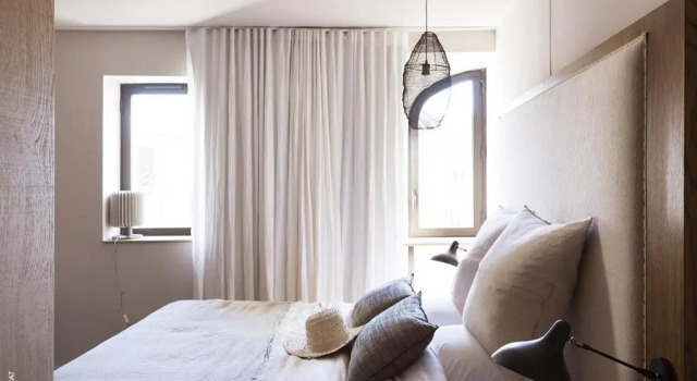 Le 19-21 - Un amour dhotel, Book Hotel Leucate Corbières