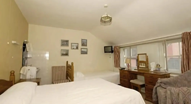 The Cartref Hotel, Забронировать Отель Фишгард Пембрукшир