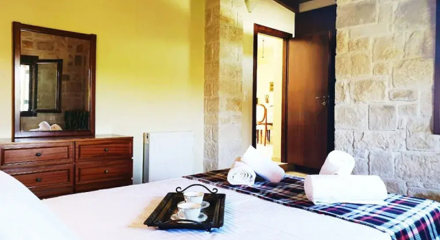 Traditional House Spectacular View near Heraklion, Забронировать Апартаменты/квартира Родиа 