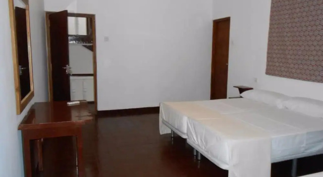 Трёхместный номер Economy с балконом Coral Seas Beach Hikkaduwa