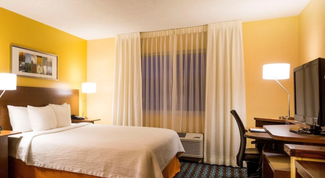 Студия Fairfield Inn and Suites by Marriott Cincinnati Eastgate