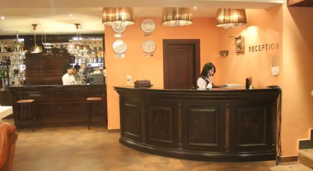 Hotel Tsaghkatun, Забронировать Отель Отели Котайкская области с бассейном, Бассейн