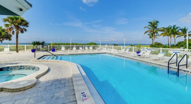 Апартаменты Condo w/ Gulf View! Walk to Redington Beach