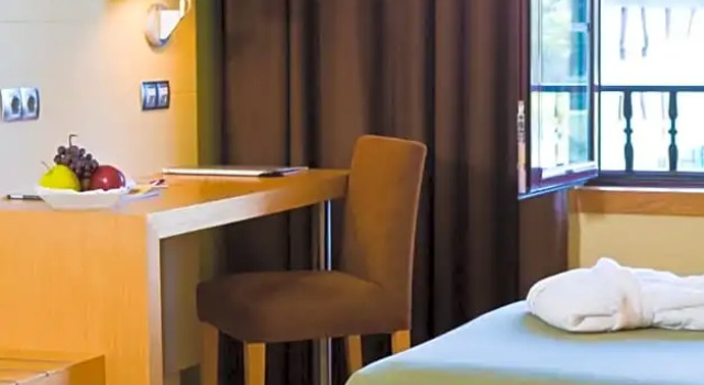 Трёхместный номер Standard IBERIK Augas Santas Balneario & Golf