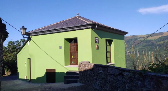 House With 2 Bedrooms in Grandas DE Salime, With Wonderful Mountain Vi, Varaa Hotelli Grandas de Salime Espanja