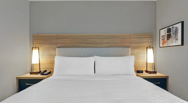Одноместный люкс с видом на улицу Candlewood Suites - Kingston West by IHG