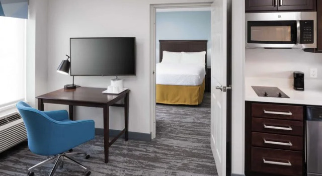 Люкс Hampton Inn & Suites Miami-Doral Dolphin Mall