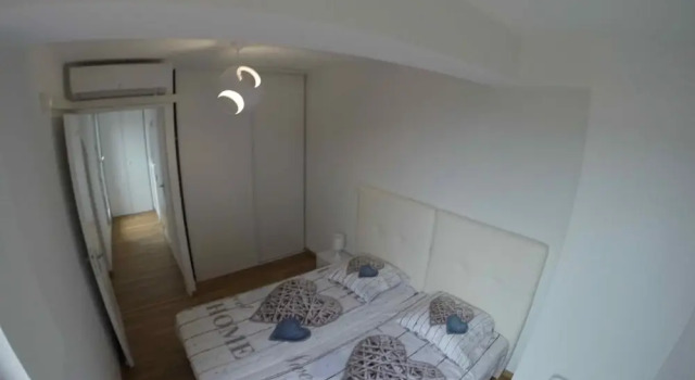 Weekend Hotel Les Pieds dans l'Eau, Book Hotel Viviers-du-Lac Lac du Bourget