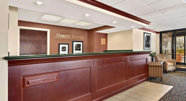 Howard Johnson Greensboro, Забронировать Отель Гринсборо Северная Каролина, рядом с Торговый центр Four Seasons