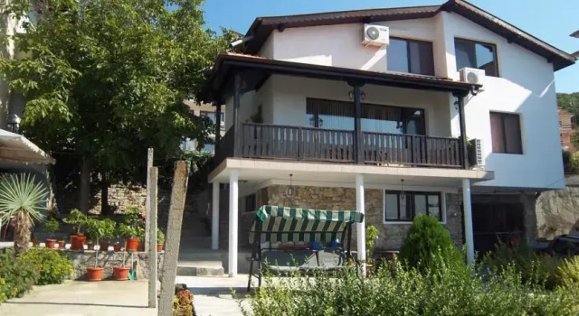 Apartments Bachvarovi