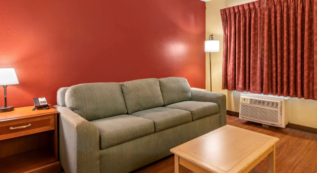 Двухместный номер Standard Econo Lodge Inn & Suites Maingate Central