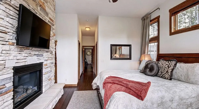 White Cloud Retreat House 4 Bedrooms 3 Bathrooms Townhouse, Забронировать Дом для отпуска Виллы Брекенридж, рядом с Midway Load, Вилла