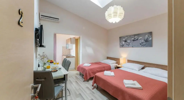 Студия с балконом и с видом на море Argyruntum Apartments