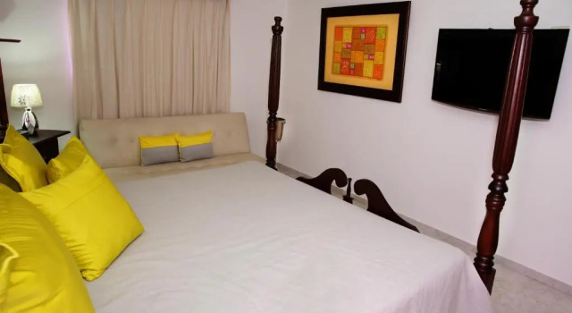Hotel Los Jardines, Забронировать Отель Отели Сантьяго-де-лос-Кабальерос 3 звезды, рядом с Monumento a los Heroes de la Restauracion, 3*