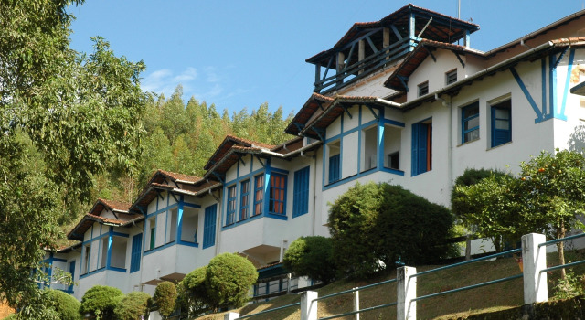 Hotel Fazenda Santa Barbara, Забронировать Отель Отели Энженьейру-Паулу-ди-Фронтин 3 звезды, 3*