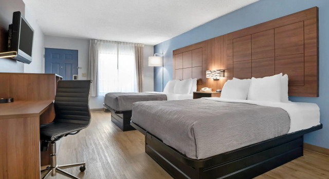 Четырёхместный номер Standard Quality Inn & Suites near Lake Eufaula