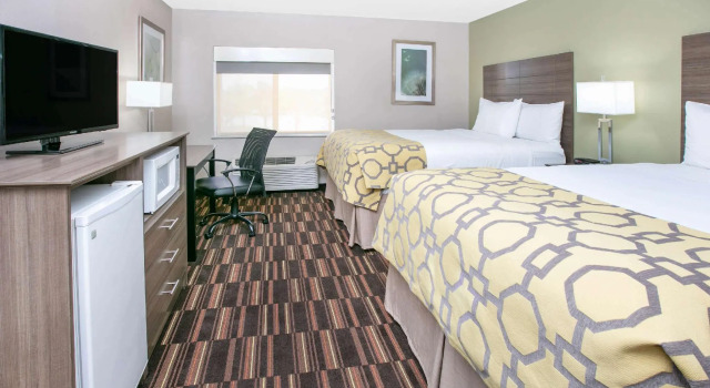 Четырёхместный номер Standard Baymont by Wyndham Plano